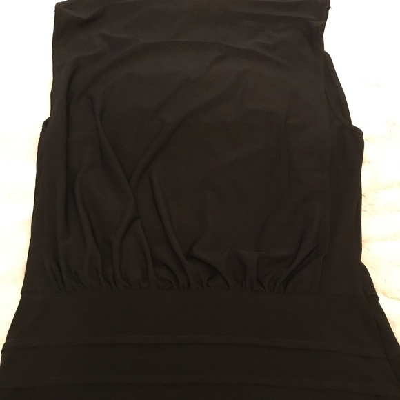 Special occassion LBD dress flattering xs - Picture 6 of 8